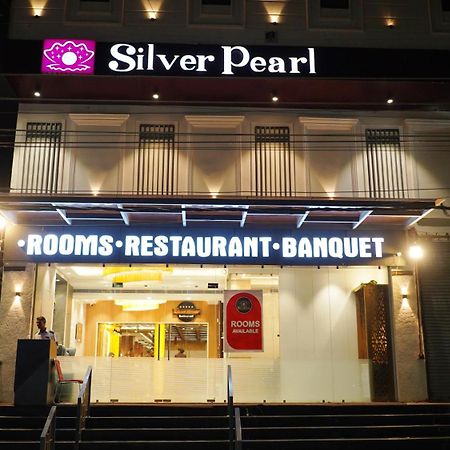 Hotel Silver Pearl Алигарх Экстерьер фото
