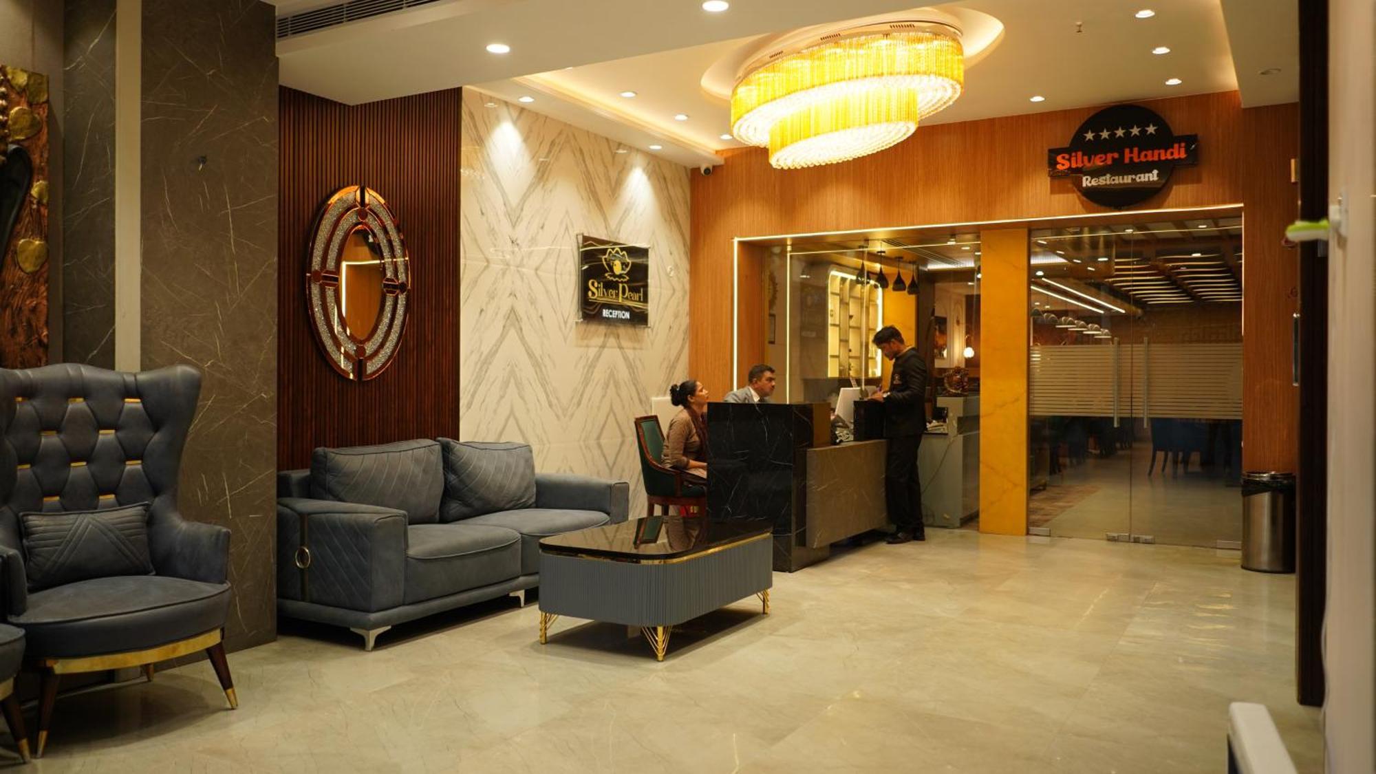 Hotel Silver Pearl Алигарх Экстерьер фото