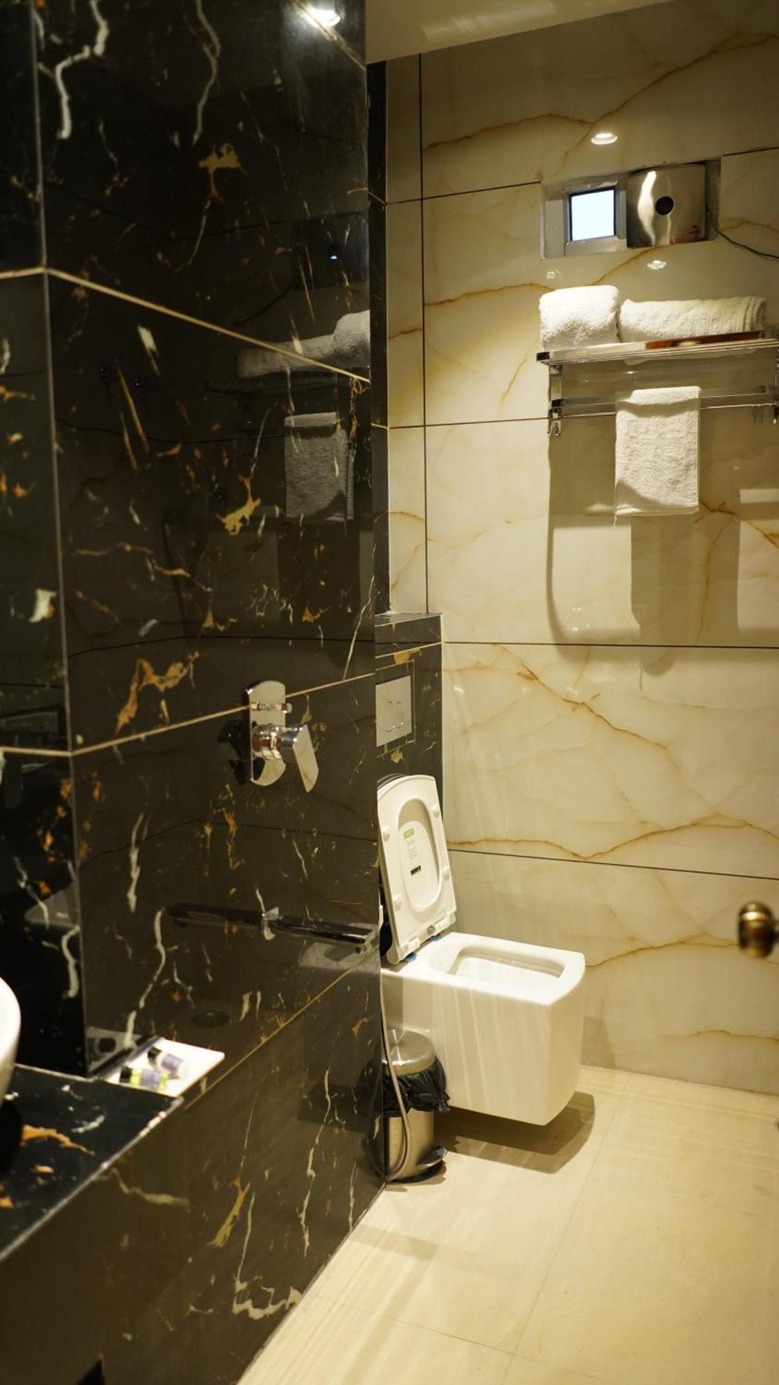 Hotel Silver Pearl Алигарх Экстерьер фото