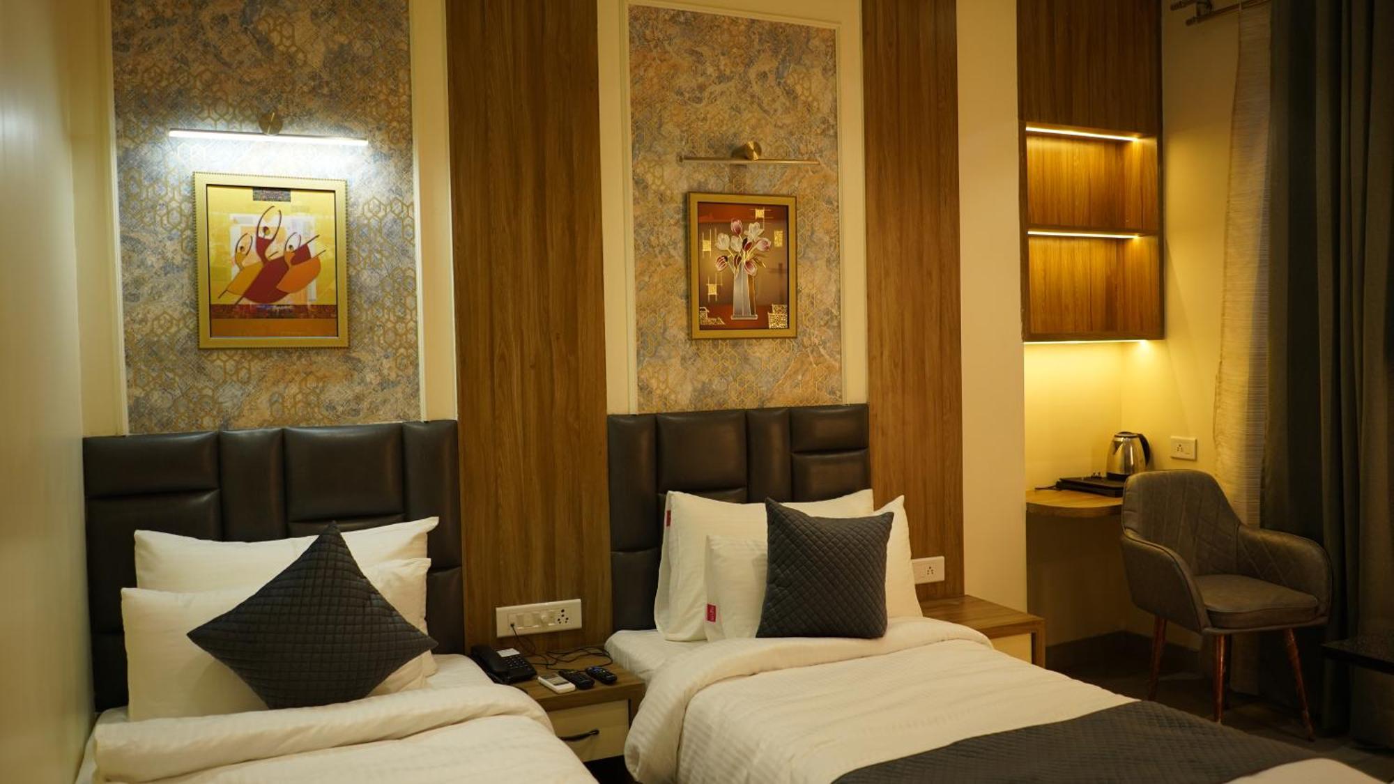 Hotel Silver Pearl Алигарх Экстерьер фото